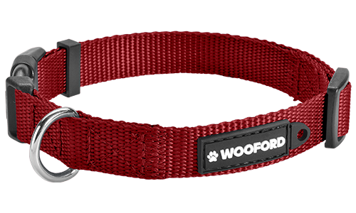 Rode verstelbare hondenhalsband, stevige zilveren D-ring om hondenpenning te bevestigen, comfortabel en duurzaam nylon.