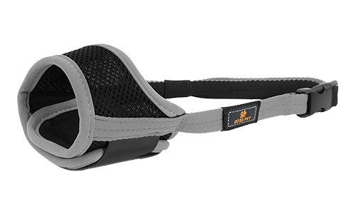 Zacht Gevoerde, Verstelbare Hondenmuilkorf Zacht gevoerd verstelbaar hondenmuilkorf in grijs, lichtgewicht nylon, ontworpen voor comfort en veilige pasvorm.