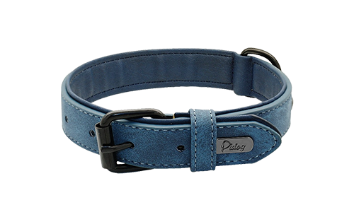 Luxe Fluwelen Honden Halsband Blauwe luxe fluwelen hondenhalsband, 35-37cm lengte, met zwarte metalen gesp en D-ring voor een stijlvolle uitstraling.